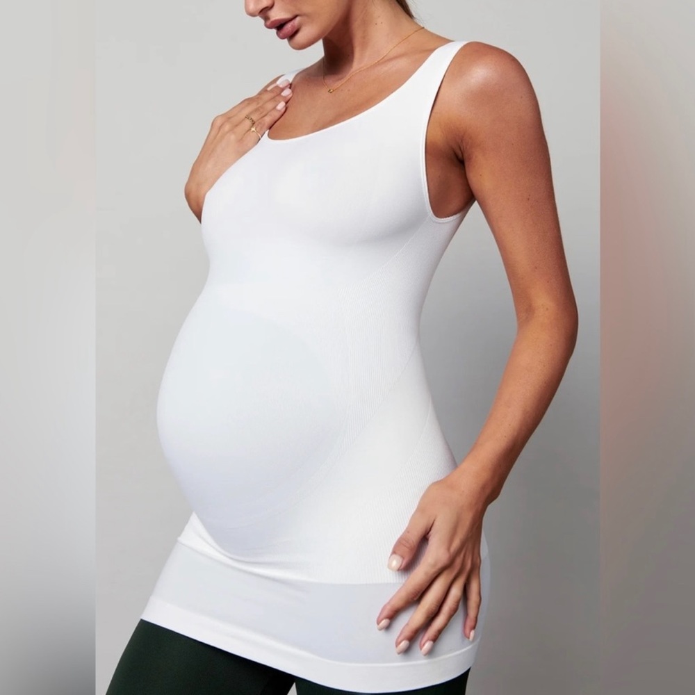BLANQI EVERYDAY
Pull-Down Postpartum + Nursing Support Tanktop - Medium